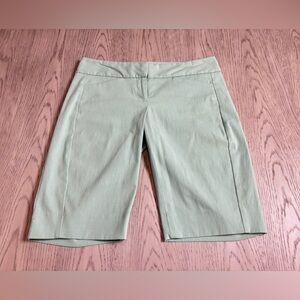 The Limited Exact Stretch Bermuda Shorts In Sea-foam Green Size 2